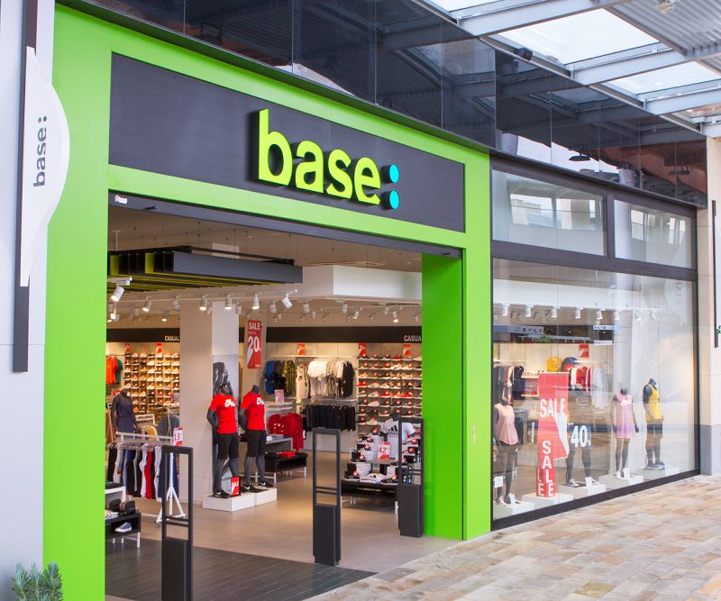 Base Sport, Tienda